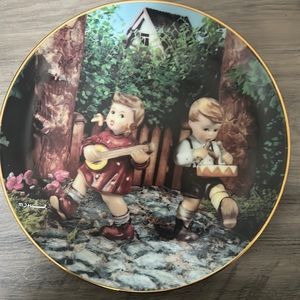 Hummel Collectors plate - Private Parade
